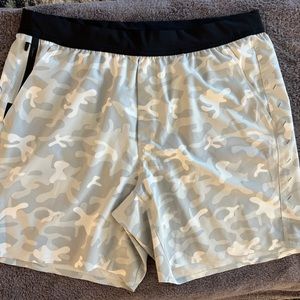Ten Thousand Interval Short.  XL, 7” inseam, no liner.  Snow Camo